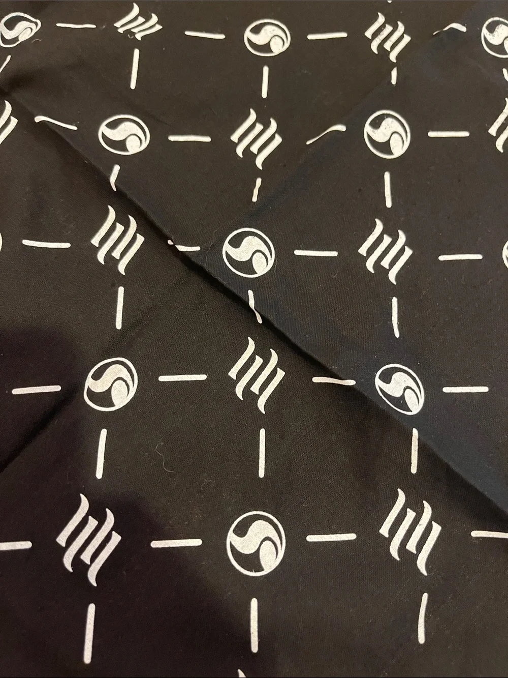 DVS HART & Huntington Handkerchief